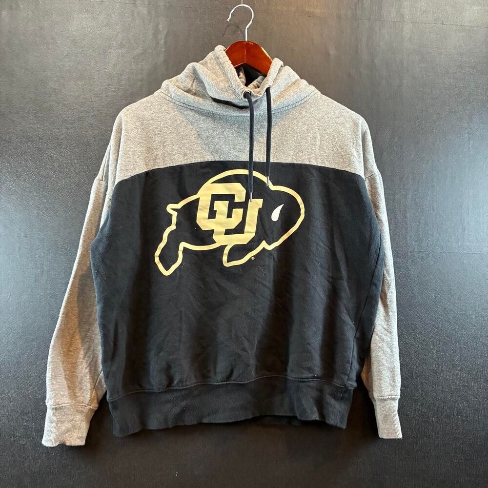 Colosseum Men's Grey and Black Hoodie